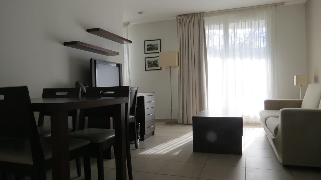 Residence Services Calypso Calanques Plage Марсилия Екстериор снимка